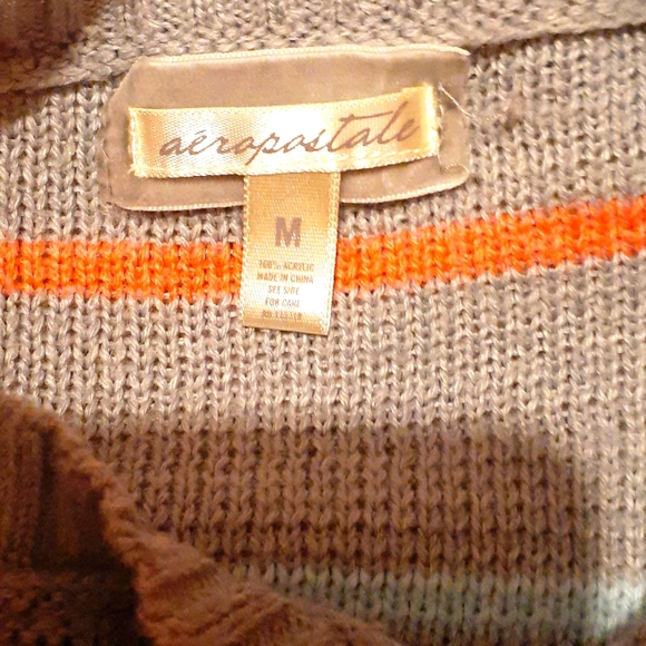 Knit like new sweater - Picture 1 of 3